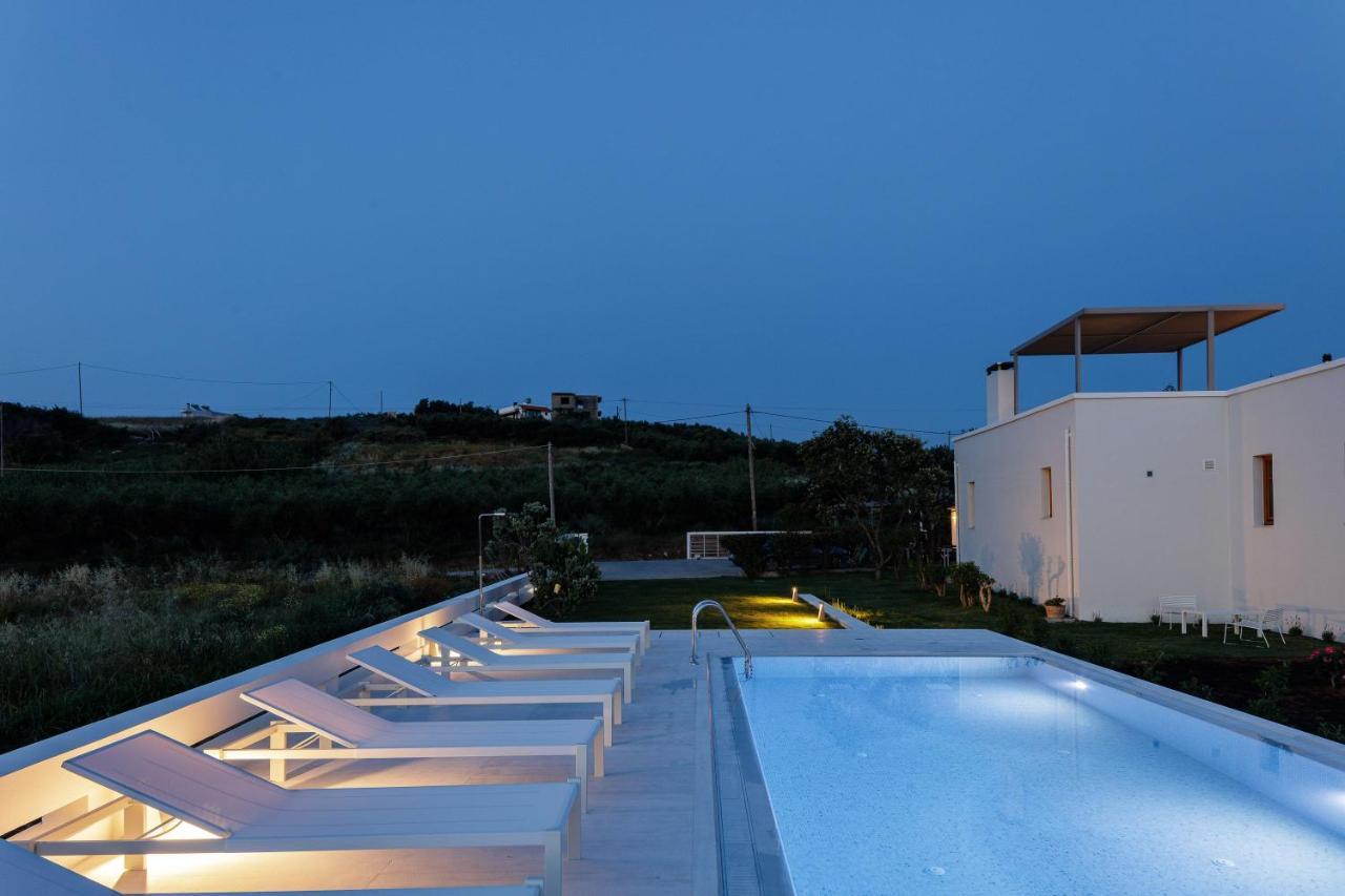 Mikro Livadi Special Lodges - Has An Eco Salt Water Pool - 150M From The Beach Episkopi  Екстер'єр фото
