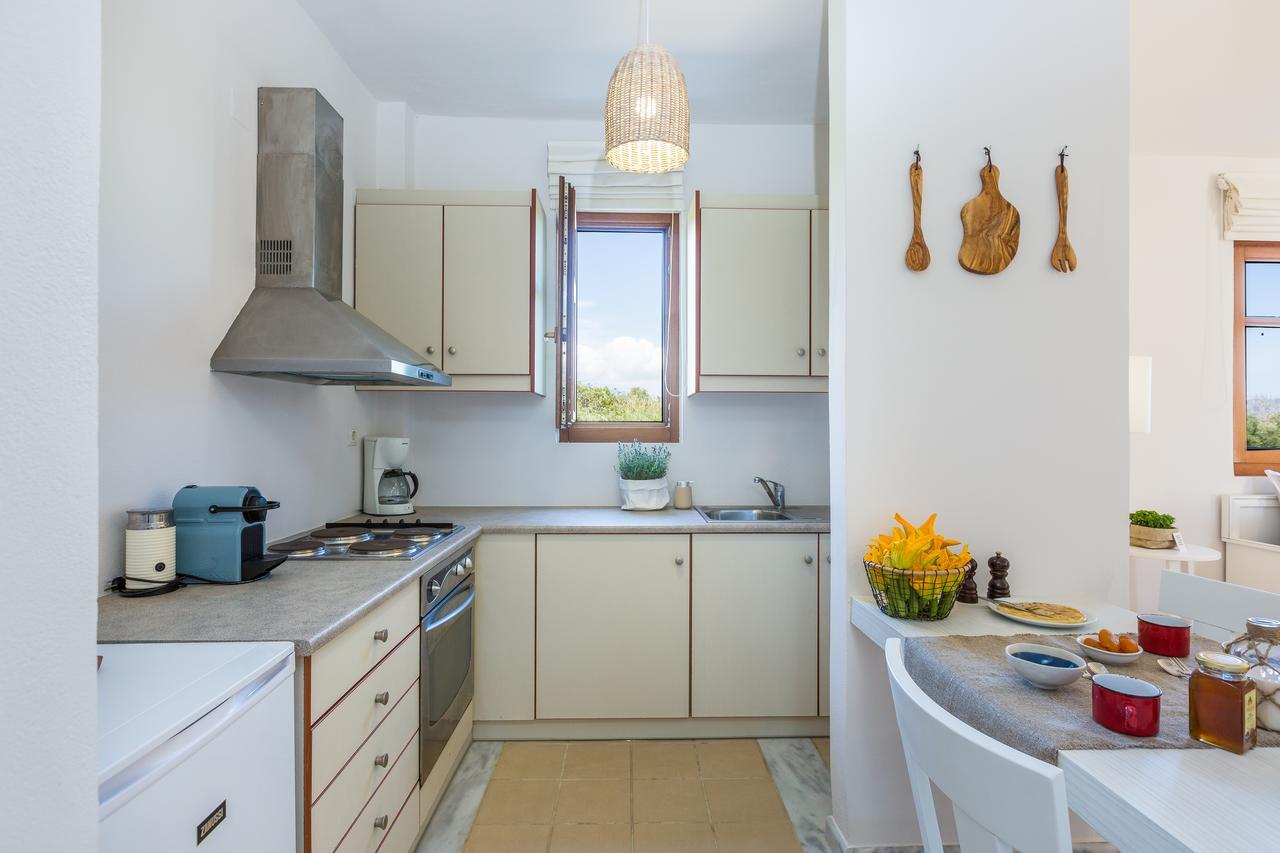 Mikro Livadi Special Lodges - Has An Eco Salt Water Pool - 150M From The Beach Episkopi  Екстер'єр фото